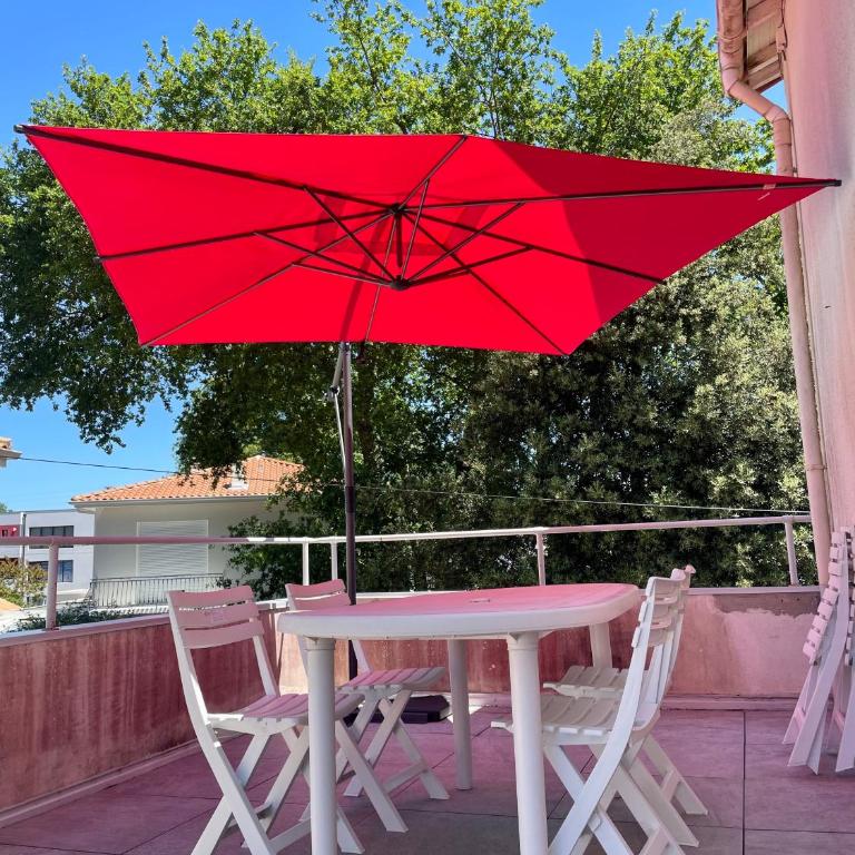 Demi maison avec terrasse et jardin 3 chambres 6 pers - Three-Bedroom Apartment - 10