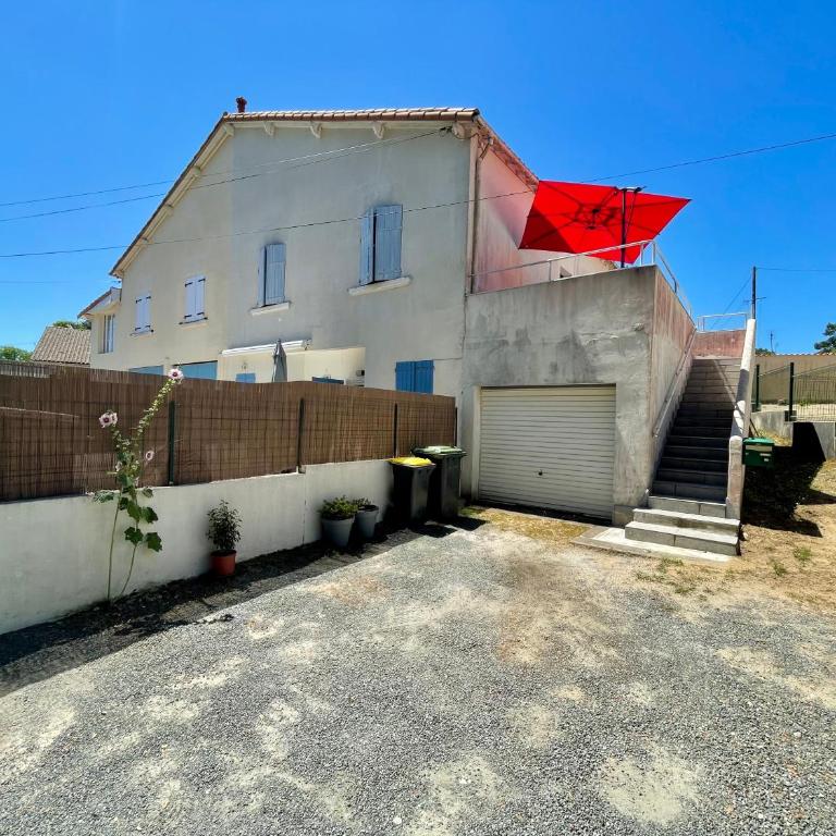 Demi maison avec terrasse et jardin 3 chambres 6 pers - Three-Bedroom Apartment - 11