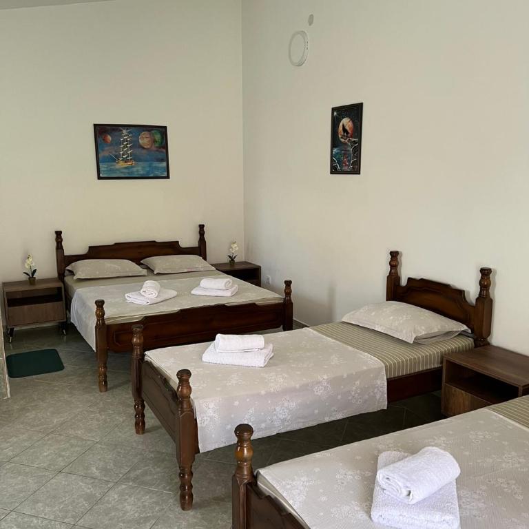 Apartmani Zlatičanin - Porodična Soba sa Balkonom - 7