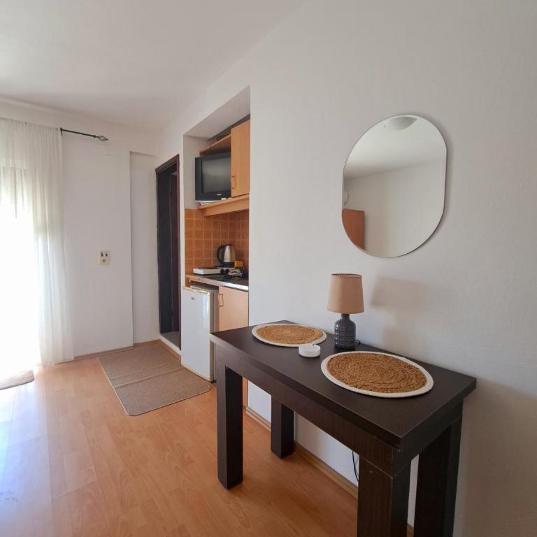 Lazorja Rooms - Studio with Balcony (3 Adults) - 7