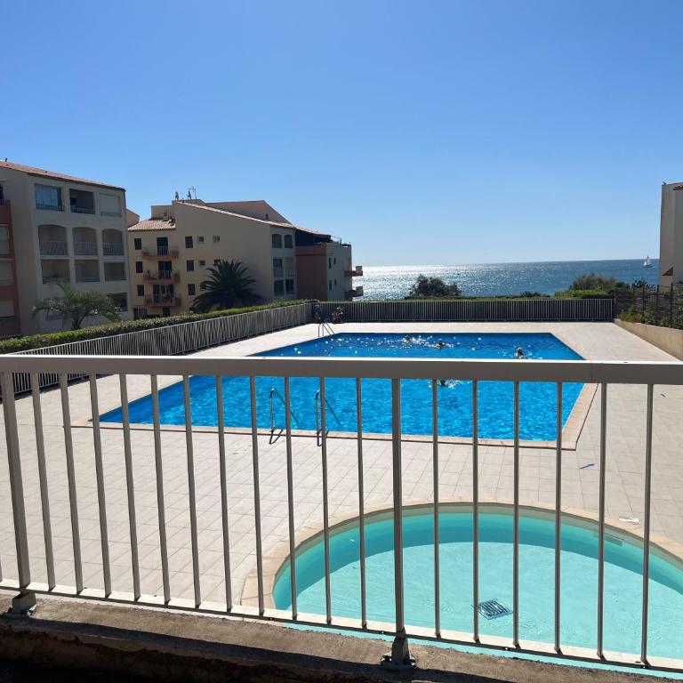 INDES GALANTES Tres joli T2 vue mer piscine Cap d'Agde - One-Bedroom Apartment - 2