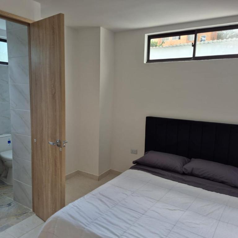 Pilarica Gardens - Habitación Doble Estándar con vistas a la montaña - 2 camas - 14