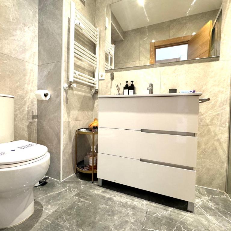 Paradise Luxurious apartment, 3 double rooms for 6 guests, 4 beds, terrace, jacuzzi, free parking, new - Apartamento de 3 dormitorios - 34