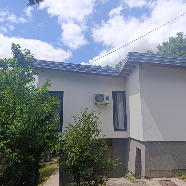 Sarajevo Hills-POOL&JACUZZI private garden Home-Near Old Town - One-Bedroom Apartment - 32