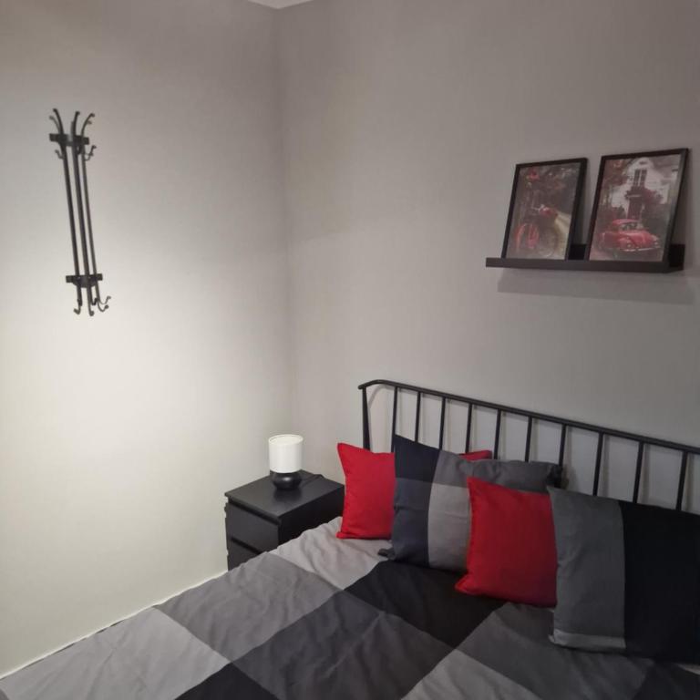 Apartman83 - One-Bedroom Apartment - 2