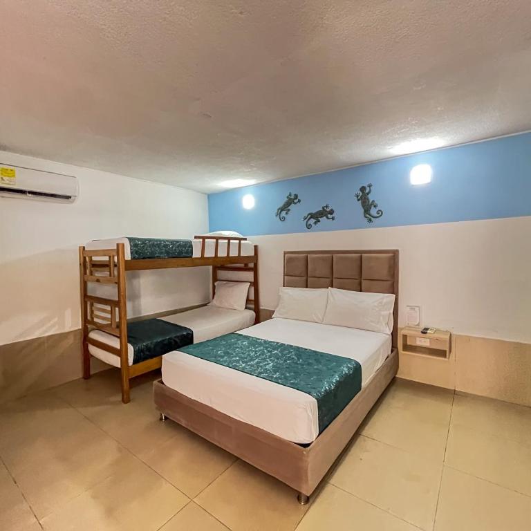 Hotel Los Veleros Santa Marta - Habitación cuádruple - 1