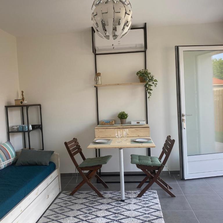 Les Cazalits - One-Bedroom Apartment - 1