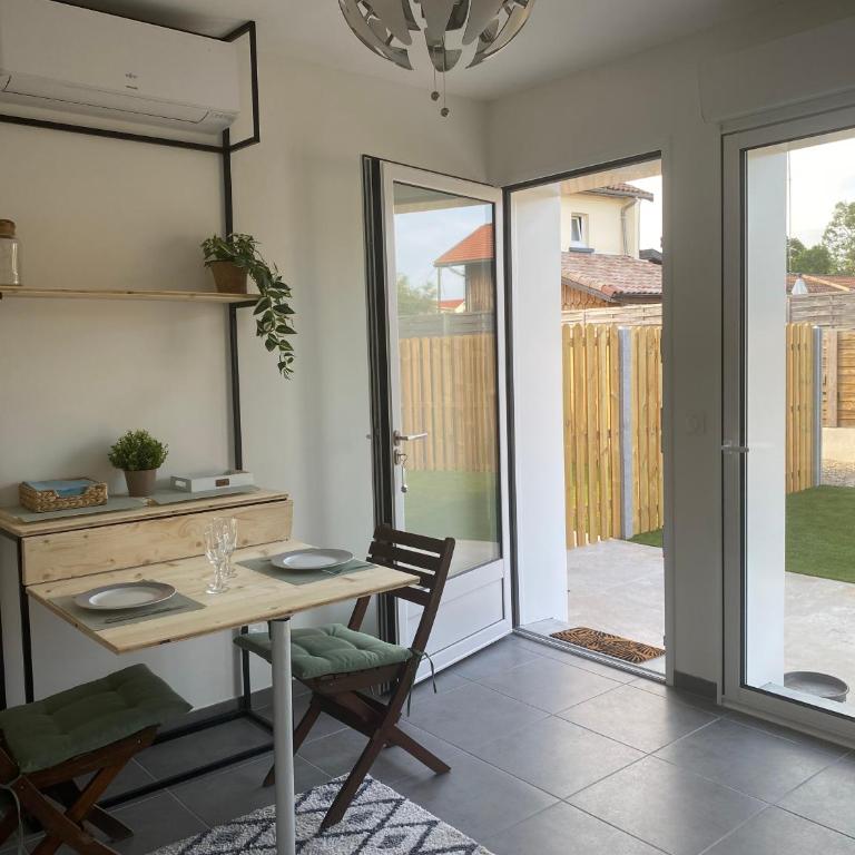 Les Cazalits - One-Bedroom Apartment - 12