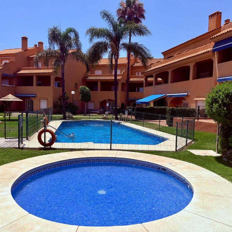 No1 - Beachfront Estepona, close to port, 2 bedroom, 2 bathroom, sleeps 5 - Apartamento Familiar de 2 dormitorios con vistas - 14