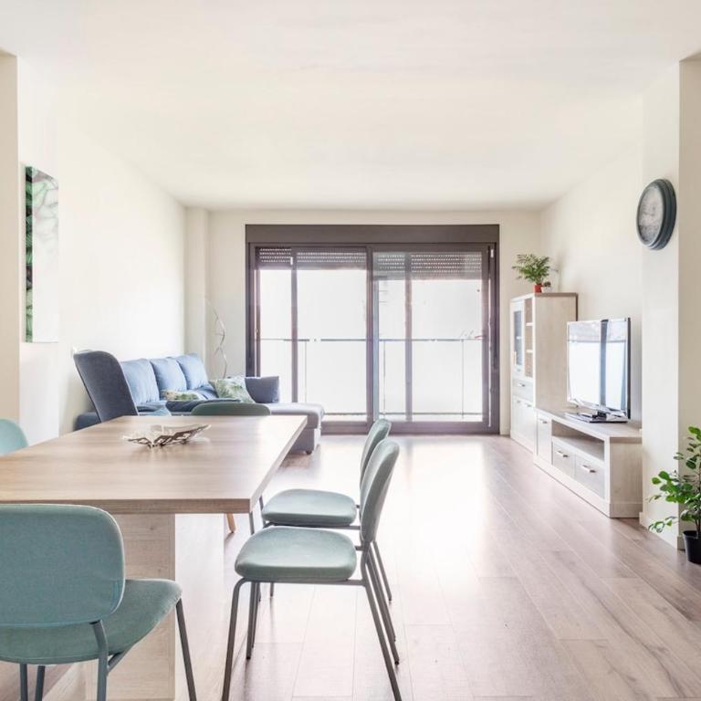 Contemporary 2BR with Pool & Gym - Apartamento de 1 dormitorio - 4