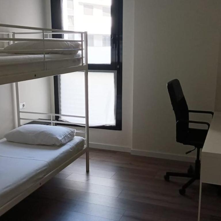 Contemporary 2BR with Pool & Gym - Apartamento de 1 dormitorio - 5