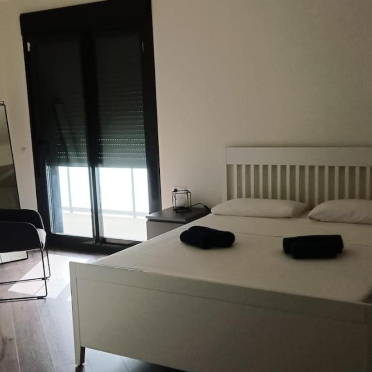 Contemporary 2BR with Pool & Gym - Apartamento de 1 dormitorio - 16