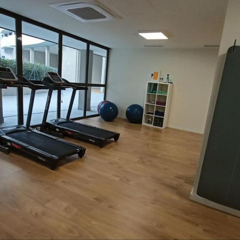 Contemporary 2BR with Pool & Gym - Apartamento de 1 dormitorio - 28