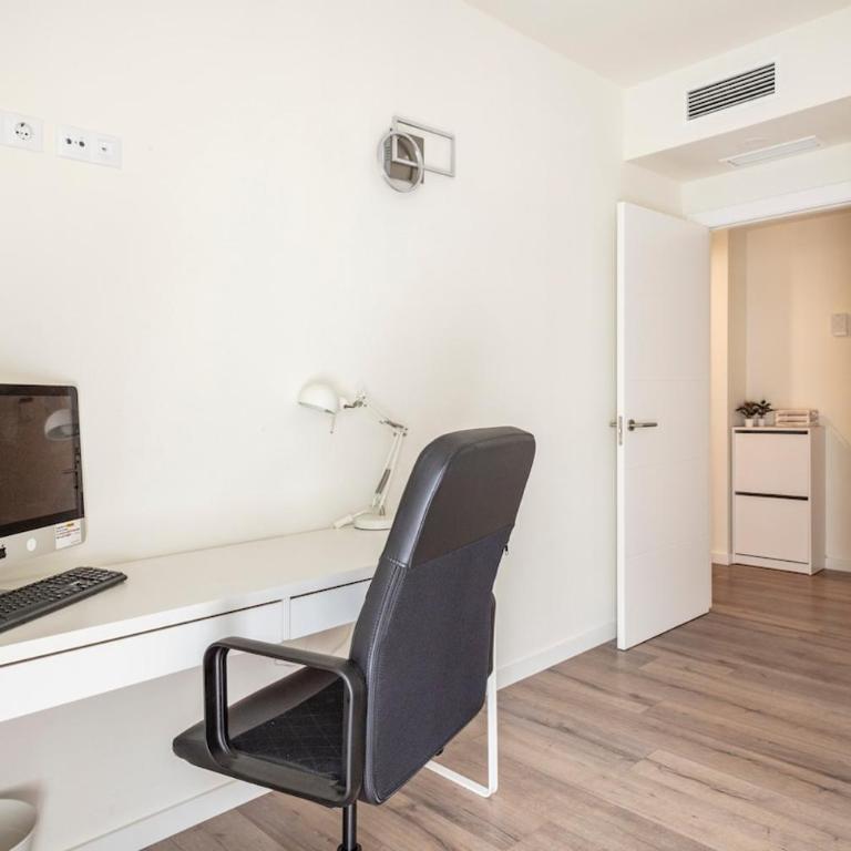Contemporary 2BR with Pool & Gym - Apartamento de 1 dormitorio - 31