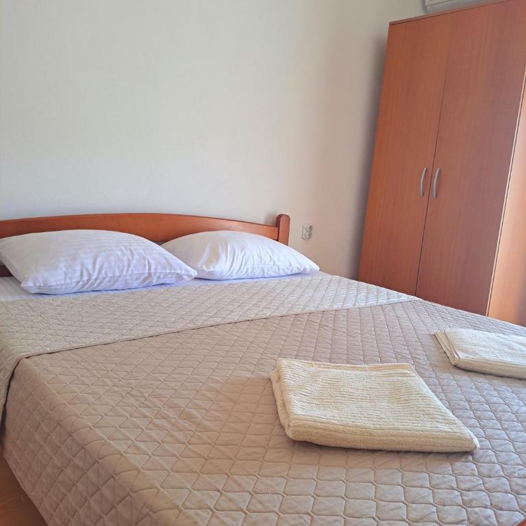 Lazorja Rooms - Studio with Balcony (3 Adults) - 2