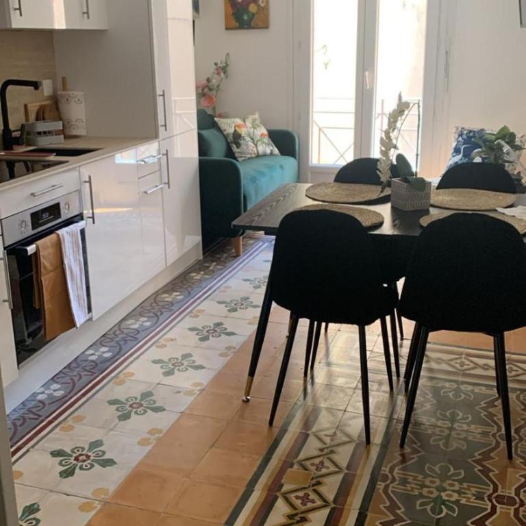 Charme & Authenticité 3P Vielle Ville Antibes - Appartement Standard 2 Chambres - 4