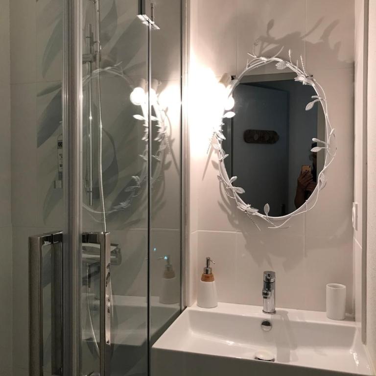 Chez Fleur et Francky - One-Bedroom Apartment - 22