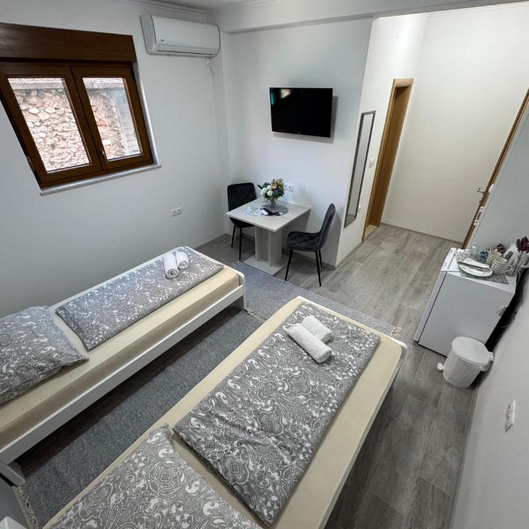 Guest House Stari - Double Room with Private Bathroom - 6