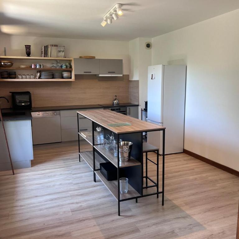 Four Seasons Apartment Ski Access & Mountain Views - Appartement 3 Chambres - 78