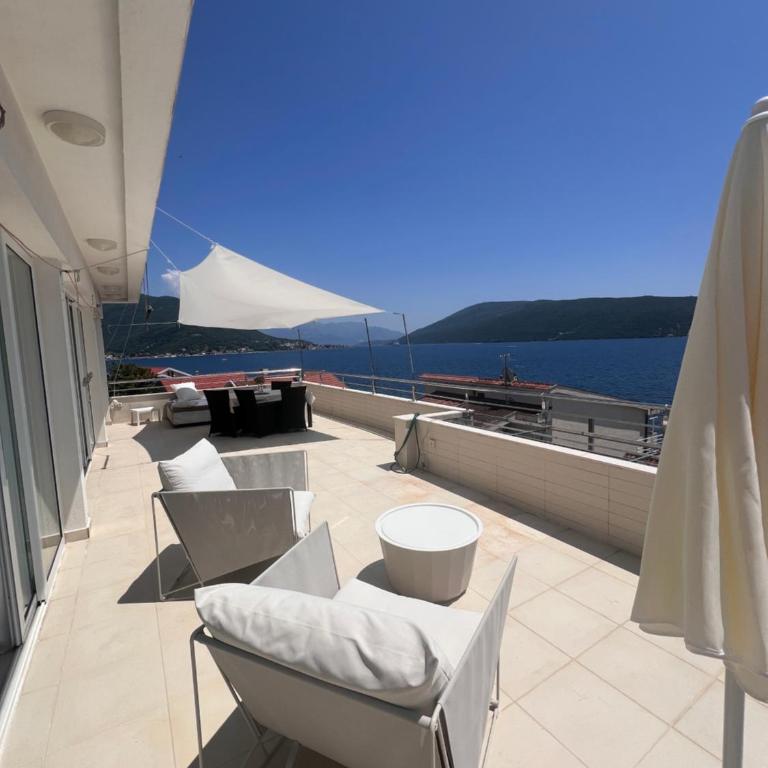 Sea View Apartments - Penthouse Apartment - 8