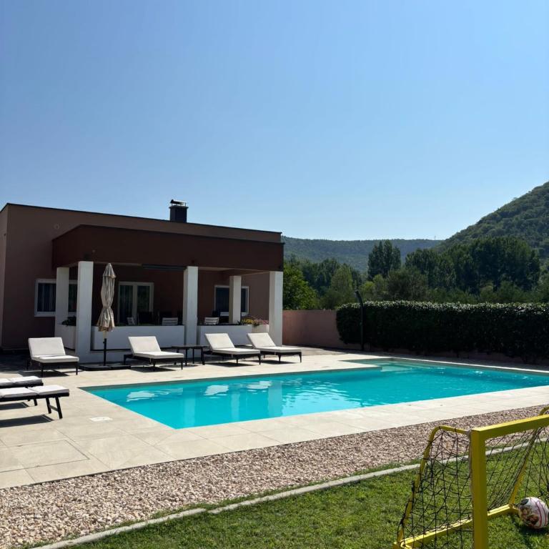 Villa Vita - Three-Bedroom Villa - 3