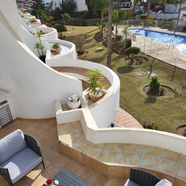 Fabulous Duplex with Sea and Pool Views 2 min walk from beach 3 bedrooms - Apartamento de 3 dormitorios - 14