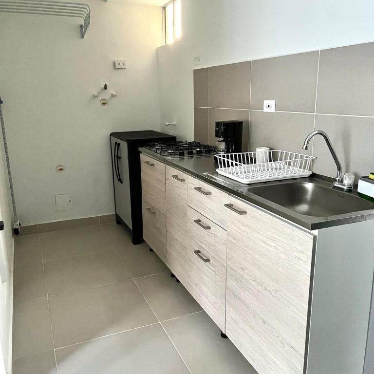 Cómodo Apartamento Santa Marta con piscina y parqueadero - Two-Bedroom Apartment with Pool View - 11
