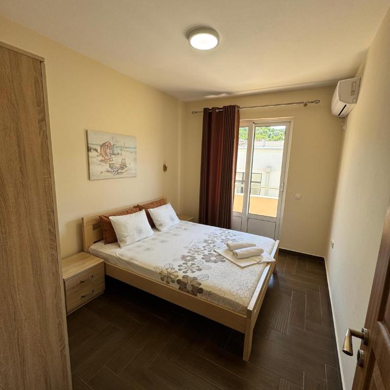 Apartments Family Ibrahimi - Apartman s 2 Spavaće Sobe sa Balkonom i Terasom - 7
