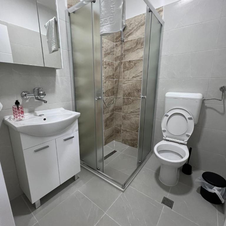 Central Park Residence - Basic Triple Room - 2