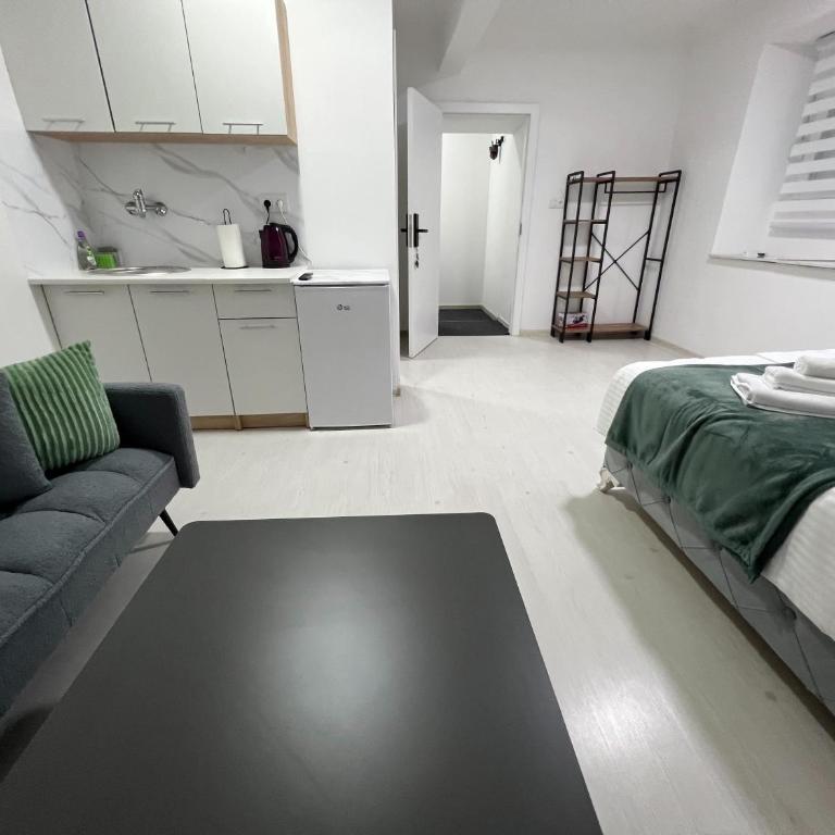 Central Park Residence - Comfort Triple Room - 13