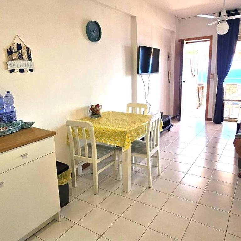 Casa Vittoria - Appartamento con Vista Mare - 9