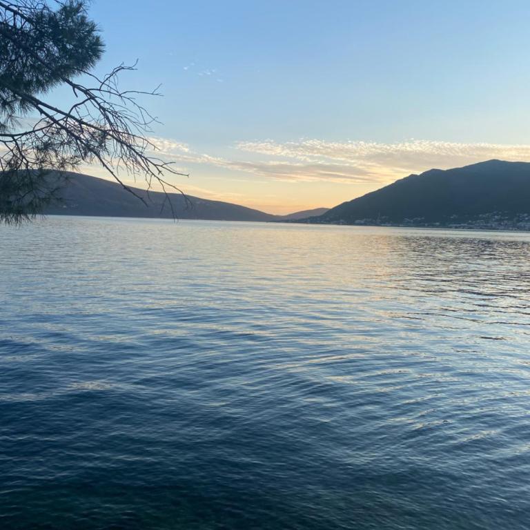 Luxury 2BR Apartment with Terrace & Parking near Porto Montenegro - Apartman sa 2 Spavaće Sobe - 18