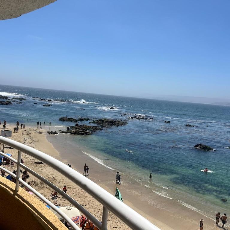 Apartamento frente a la playa - Four-Bedroom Apartment with Balcony - 1