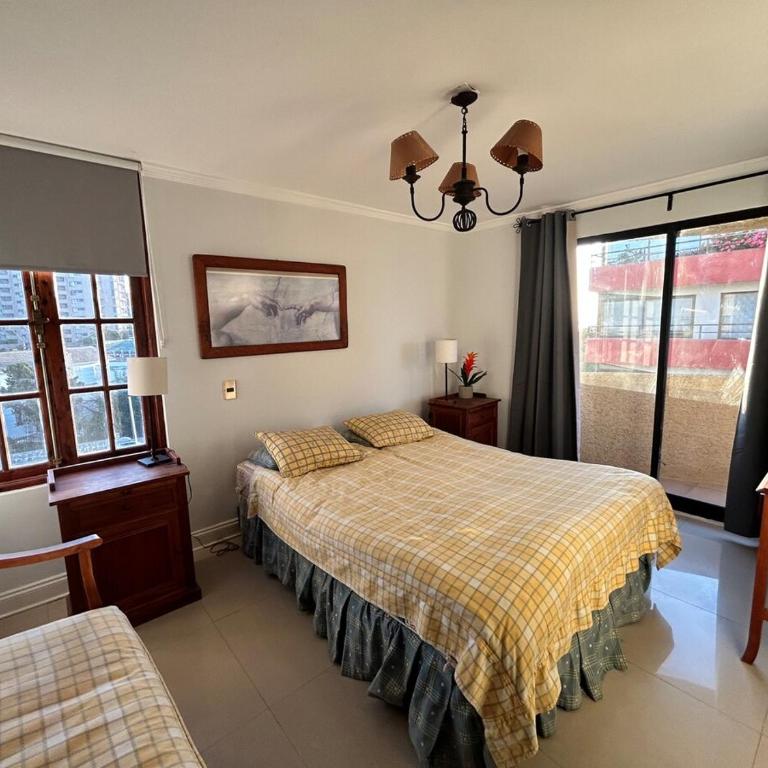 Apartamento frente a la playa - Four-Bedroom Apartment with Balcony - 4
