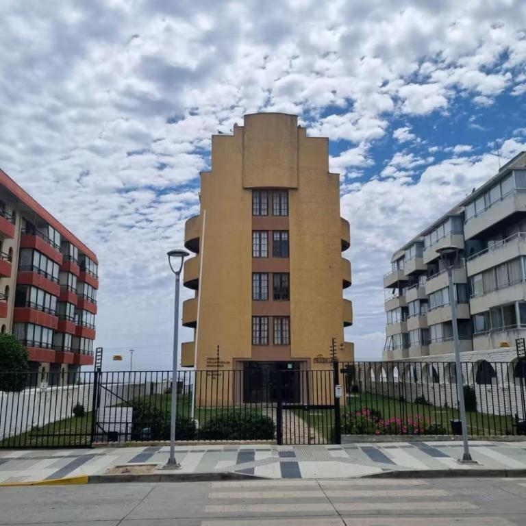 Apartamento frente a la playa - Four-Bedroom Apartment with Balcony - 16