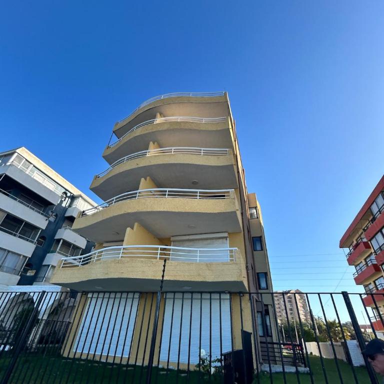 Apartamento frente a la playa - Four-Bedroom Apartment with Balcony - 15
