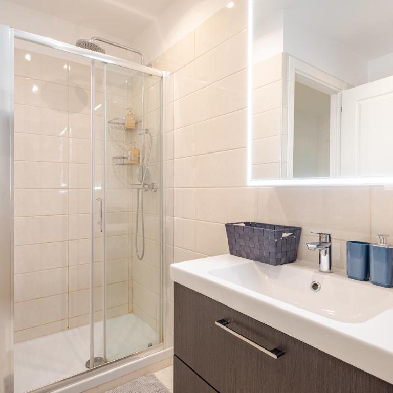 Aurelian Crown Central Rome - Appartamento Premium con 3 Camere da Letto e Balcone - 19