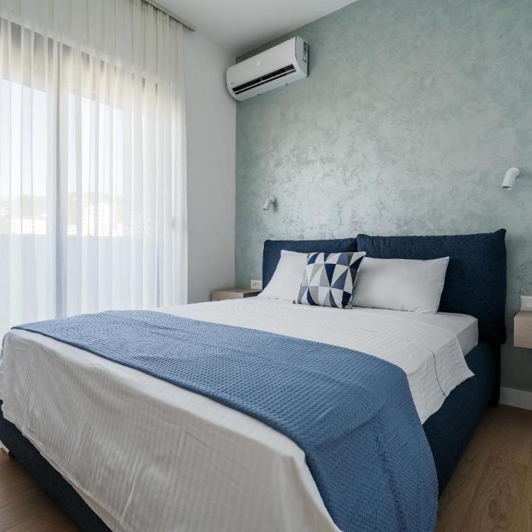 Twin Towers By In Property - Deluxe Suite with Sea View - 4