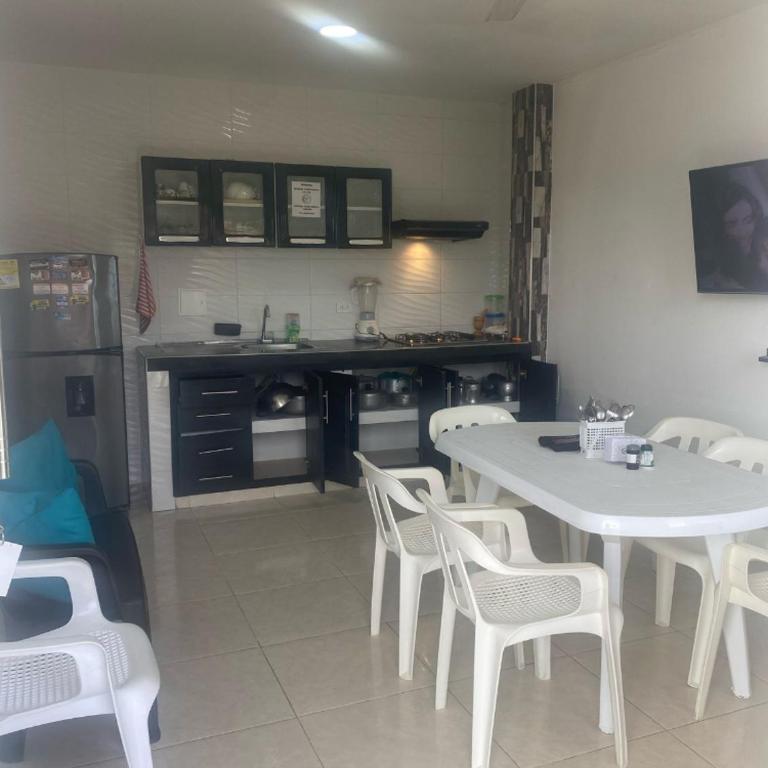 Apartamentos LUISA - Apartamento con balcón - 6