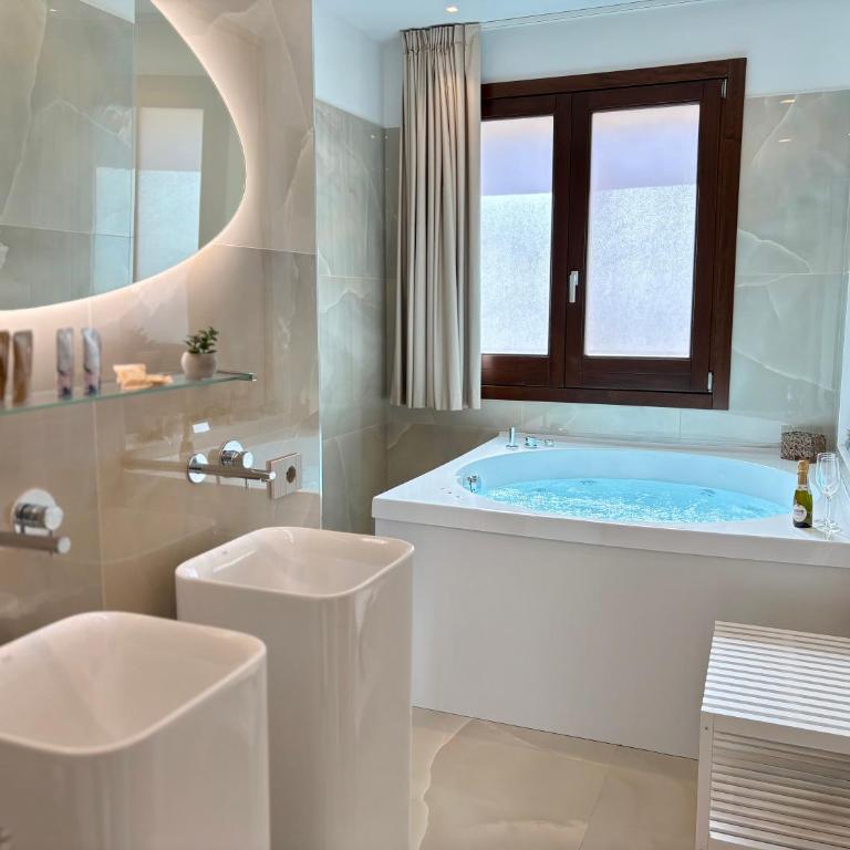 Acquamarina Rooms - Camera Matrimoniale con Vasca Idromassaggio - 4