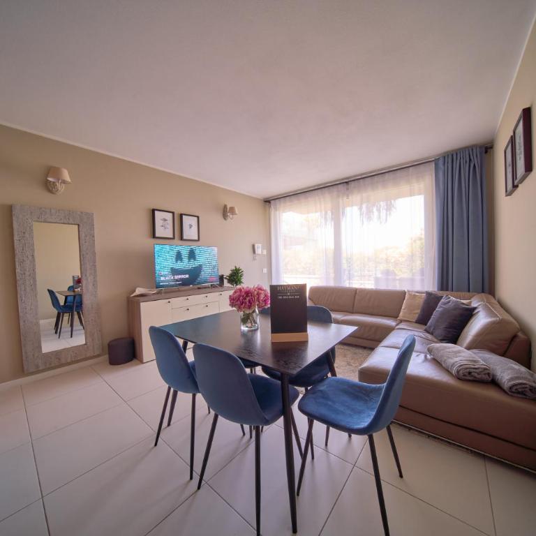 Hide View - Two-Bedroom Apartment - 5