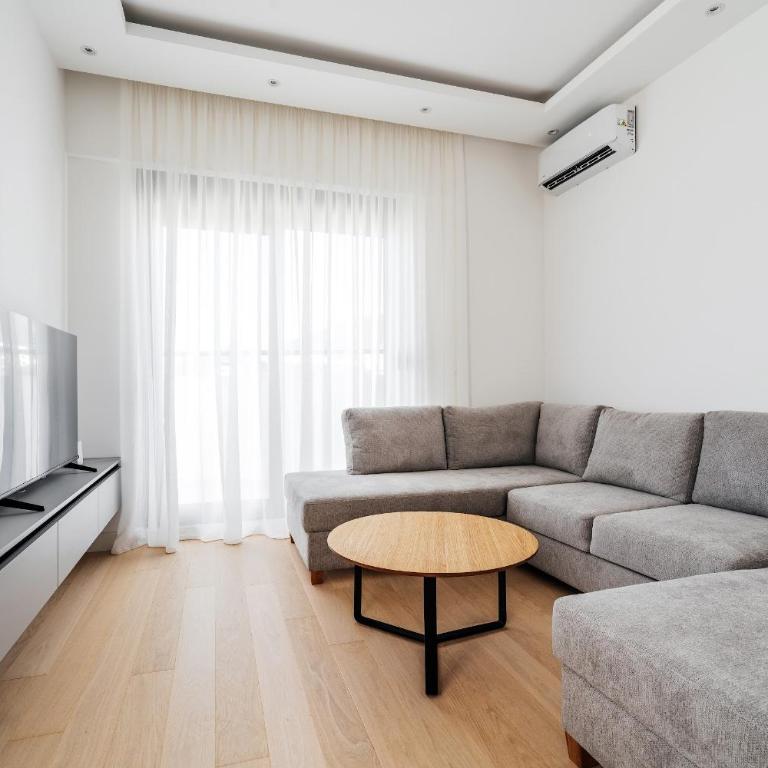 Twin Towers By In Property - Apartment with Sea View - 1