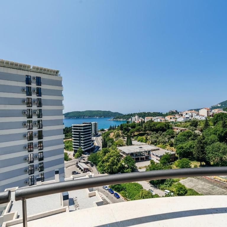 Twin Towers By In Property - Apartment with Sea View - 11