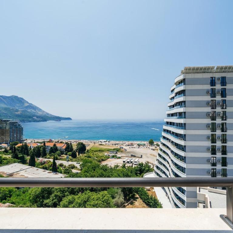 Twin Towers By In Property - Apartment with Sea View - 13
