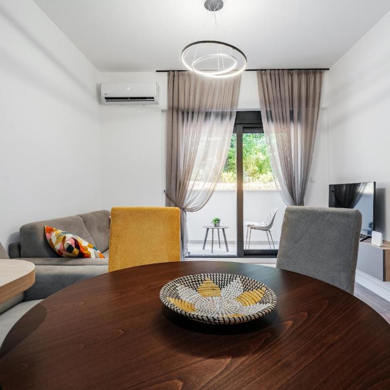 Twin Towers By In Property - Studio with Terrace - 5