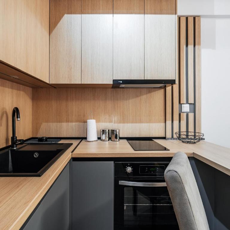 Twin Towers By In Property - Studio with Terrace - 7