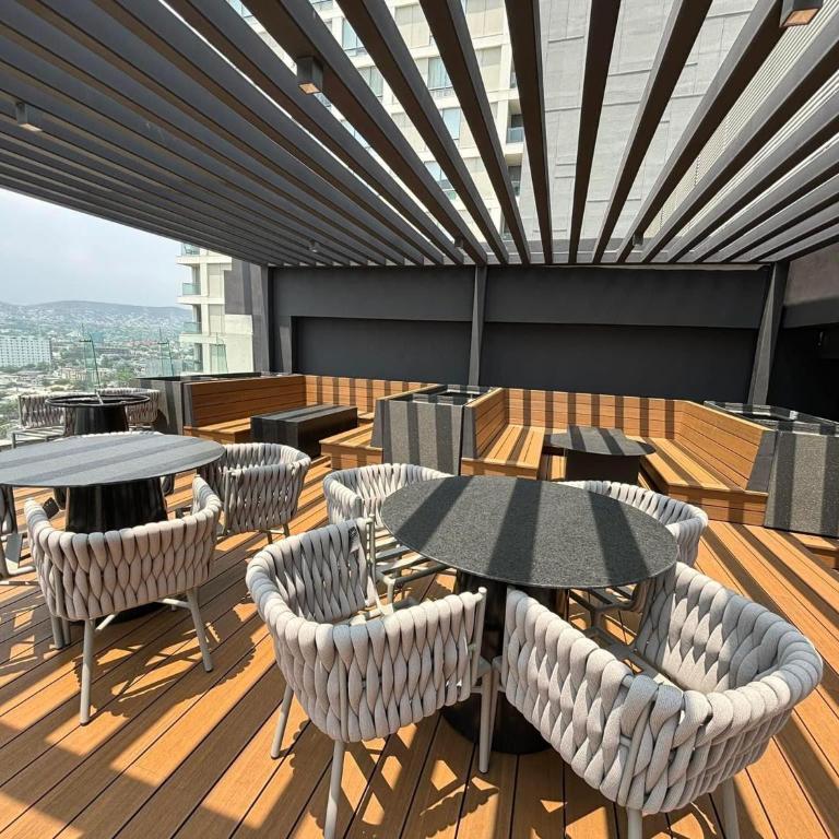 Elegante loft apartment Paseo Santa Lucia king size bed, alberca, gym, parking, kids club - One-Bedroom Apartment - 27