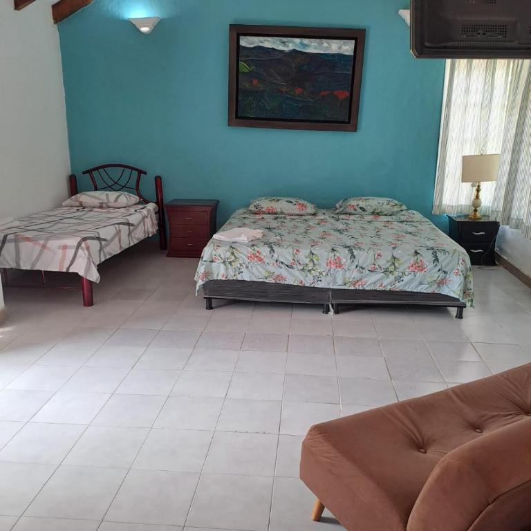 Casa en Tocaima Cundinamarca - Four-Bedroom House - 2