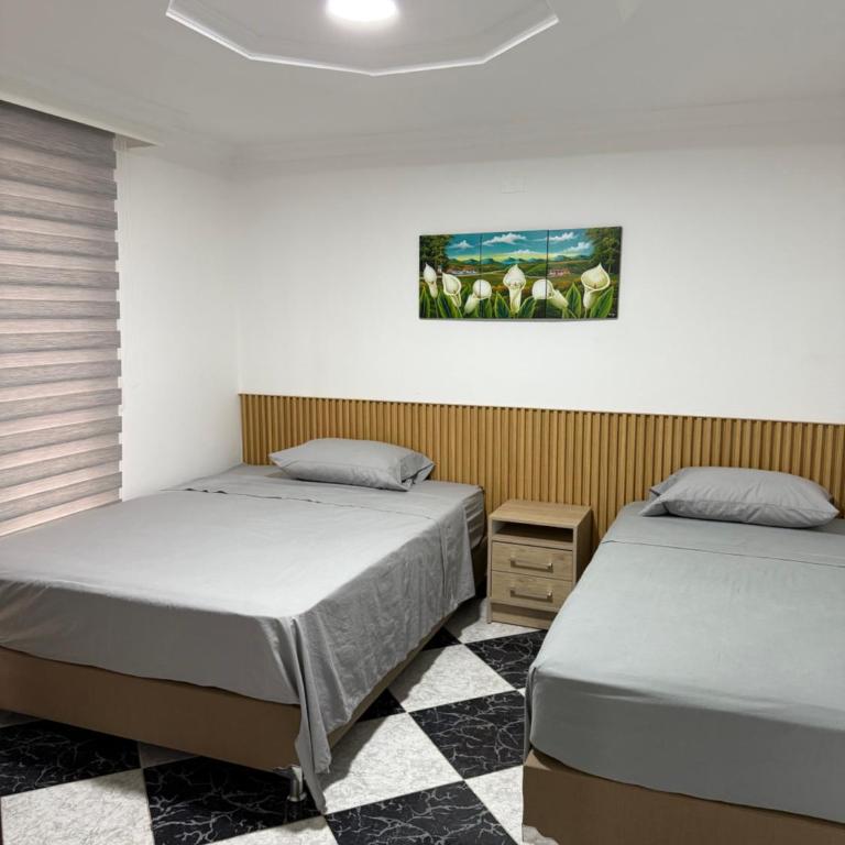 Apartamento amplio y hermoso en el centro Medellín - Three-Bedroom Apartment - 3