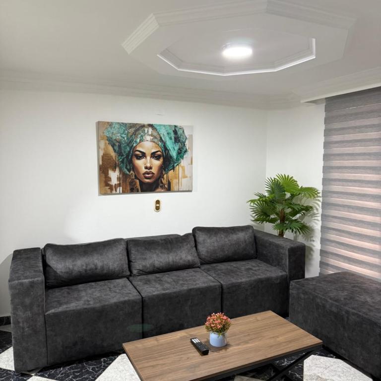 Apartamento amplio y hermoso en el centro Medellín - Three-Bedroom Apartment - 14